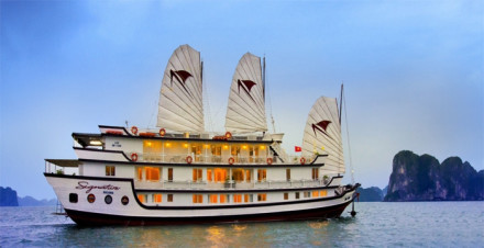 Signature Cruise in Halong Bay
