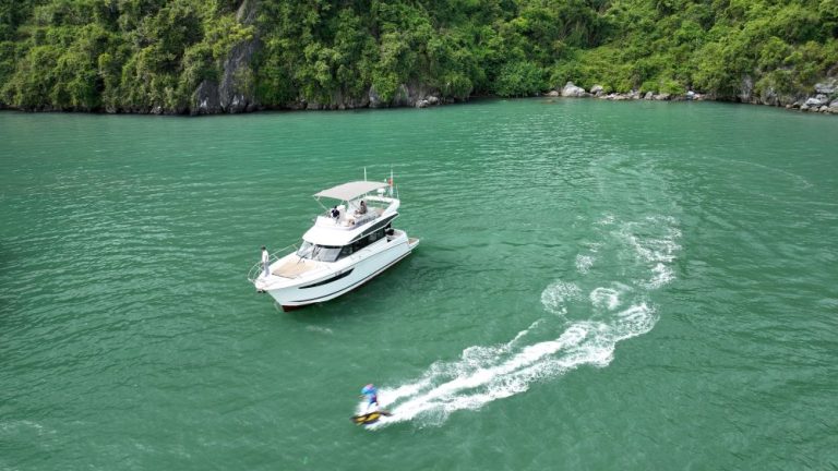 Jeanneau Velasco Yacht in Halong Bay