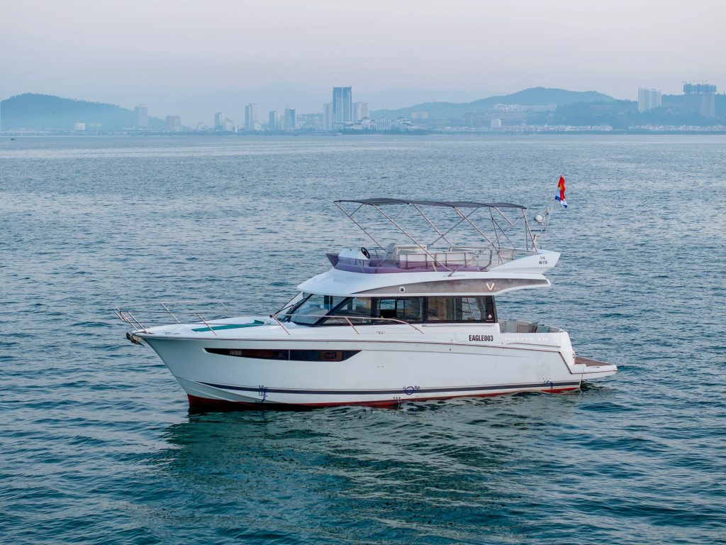 Jeanneau Velasco Yacht in Halong Bay